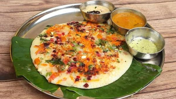 सकाळच्या नाश्त्यासाठी भरपूर भाज्या टाकून बनवा उत्तपा, वीकेंडची होईल टेस्टी आणि हेल्दी सुरुवात
