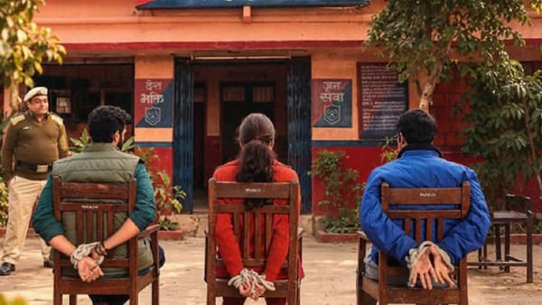 ना हिरो, ना विलेन.. तरी सुपरहिट आहेत हे 7 वेब सीरिज; काहींना तर सर्वाधिक IMDb रेटिंग