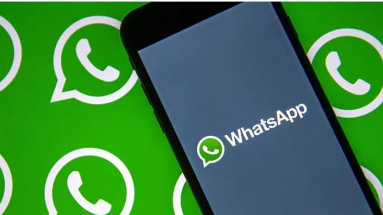Whatsapp वर नवा स्कॅम, एक शब्द लिहिताच बँक खाते रिकामे होईल, नुकसान कसं टाळणार? Whatsapp वर नवा स्कॅम, एक शब्द लिहिताच बँक खाते रिकामे होईल, नुकसान कसं टाळणार?