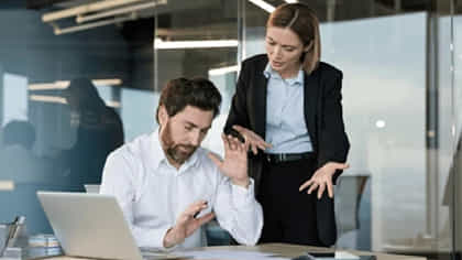 ऑफिसमध्ये लोक घेत आहेत तुमचा गैरफायदा? चाणक्यांचे 5 नियम लक्षात ठेवा.